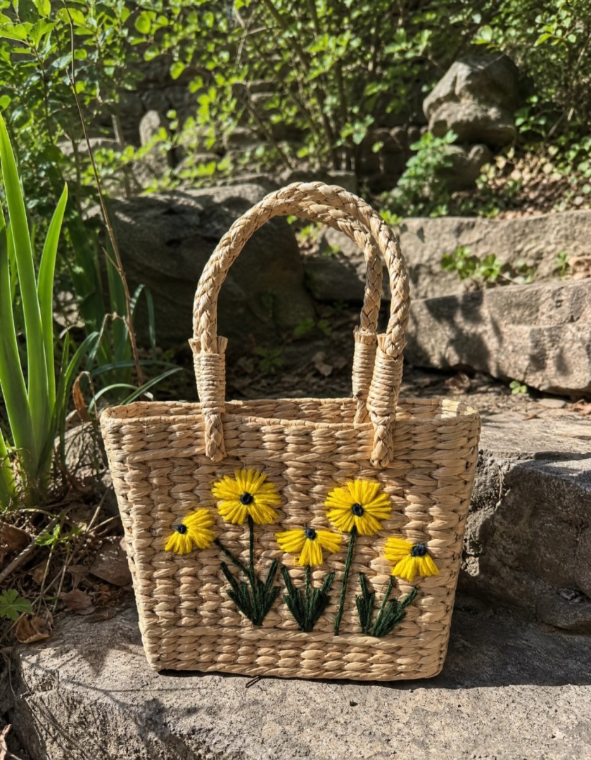 Hand Embroidered kauna Grass Basket
