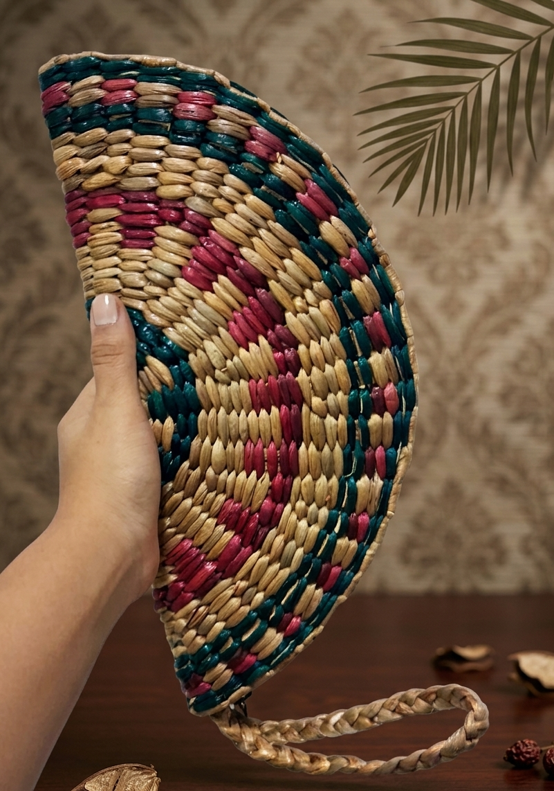 Handwoven Kauna Grass Clutch with Traditional Weaving